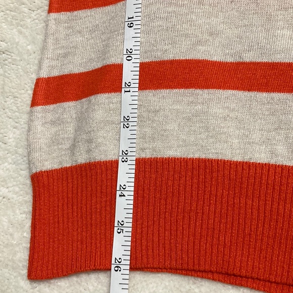 Aeropostale Striped V-Neck Sweater Small - Picture 9 of 9